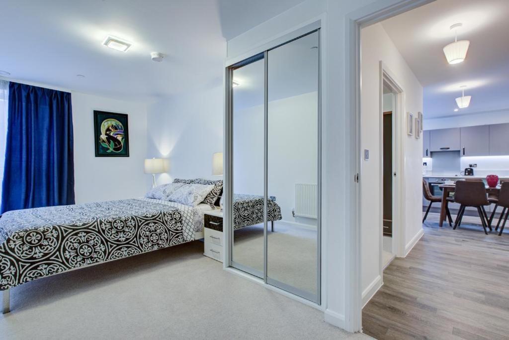 Luxury 2 Bed Flat In A New Block In East Acton Apartment London Exterior photo